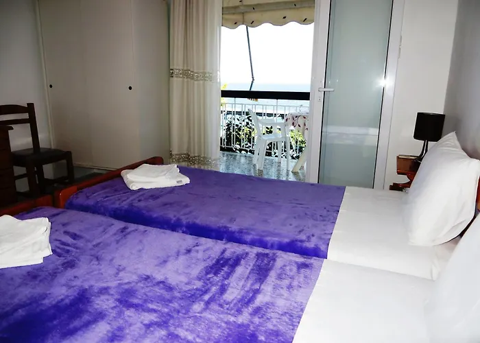 Blue Sky Apartments & Rooms